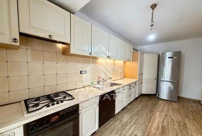 Jumatate de Duplex, 5 camere, 4 bai, PetFriendly, curte, ... - 2