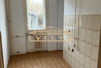 Casă cu 3 camere decomandat în Central - 3