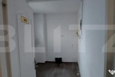 Spațiu comercial, de 71 mp, în Central - 4