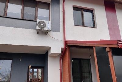 Duplex cu 4 camere cu Teren 183 Mp în Central