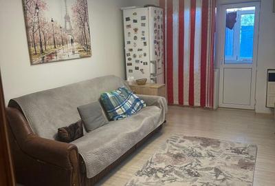 Apartament cu 2 camere semidecomandat în Piața - 1