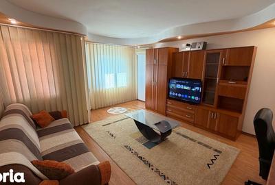Apartament cu 2 camere decomandat în Calea București
