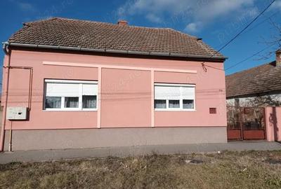 Casă cu 3 camere în Central