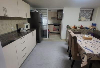 Apartament 5 camere,suprafata mare, curte, bloc 2006 - 4 nivele, Decebal, metrou - 11