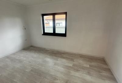 Casa pe un singur nivel 4 camere , in zona Harman - 18