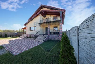 Casa 4 camere, mobilata si utilata, 2 389 m2. teren, Sanpetru! - 2