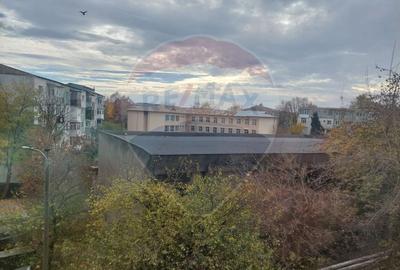 Apartament cu 3 camere de vanzare - 23