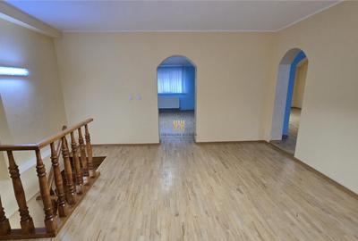 Spatiu 4 Birouri Radauti Ultracentral De Inchiriat 072781718 - 1