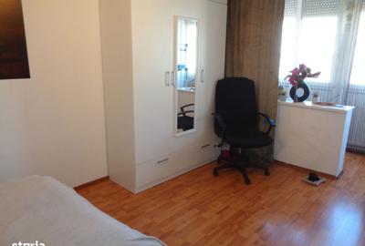 Apartament cu 3 camere decomandat în Aurel Vlaicu