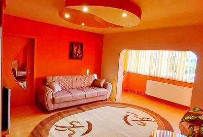 Apartament cu 3 camere semidecomandat în Girocului