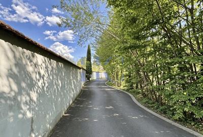 Teren de 1600 mp, în Central - 10