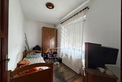 Casa individuala, cu 12 camere,5 bai, acces auto, teren 642, Girocului - 7