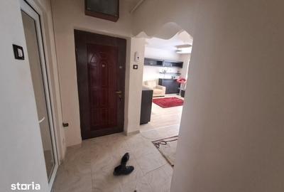 Apartament cu 3 camere decomandat în Gară