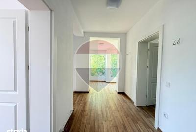 Casă cu 4 camere cu Teren 500 Mp în Central