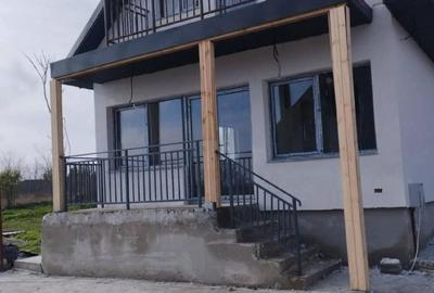 Casă cu 4 camere cu Teren 226 Mp în Lumina - 9
