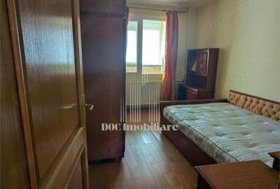 Apartament cu 4 camere semidecomandat în Costin Georgian - 3