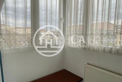 Apartament cu 3 camere decomandat în Decebal - 4