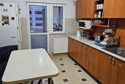 Apartament cu 3 camere decomandat, mobilat în Frumoasa
