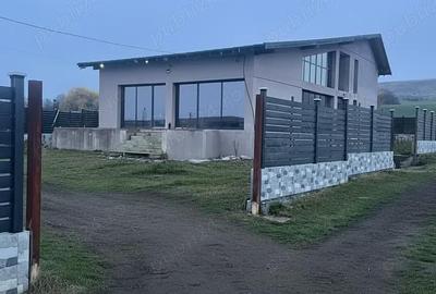 Casă cu 6 camere cu Teren 1000 Mp în Turturești - 10