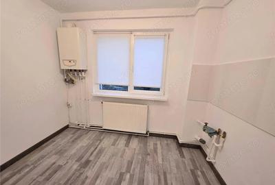 Apartament cu 2 camere semidecomandat în Micro 3 - 5