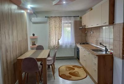 Inchiriez apartament 3 camere decomandat - 2