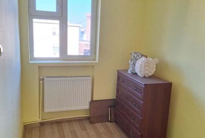 De vanzare apartament 2 camere - 2