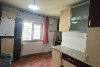 Apartament cu 4 camere în Central - 2