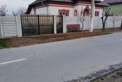 Casă cu 3 camere în Celaru - 1