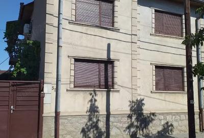 Vand casa plus dependin?a - 1