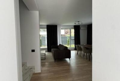 Duplex cu 5 camere cu Canalizare în Central - 2