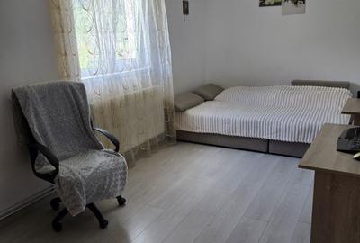 Apartament cu 2 camere decomandat în Schei - 3