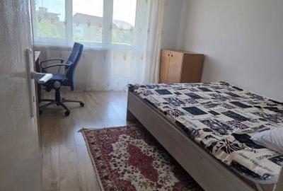 Apartament cu 3 camere semidecomandat în Progresul - 5