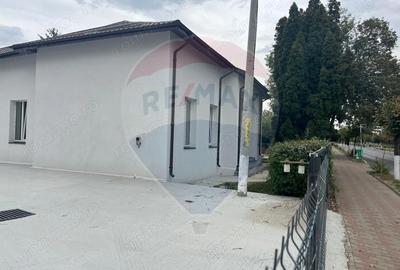 Spațiu comercial, de 180 mp, în Central - 3