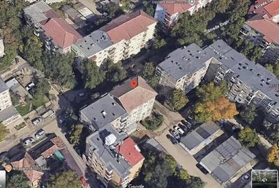 Apartament cu 3 camere decomandat în Aradului