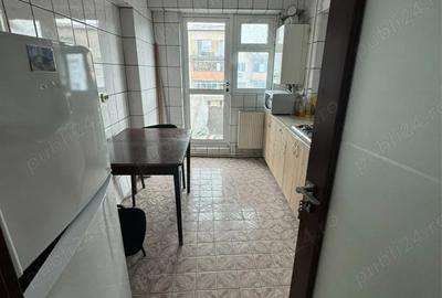 Apartament cu 3 camere decomandat în Central - 1
