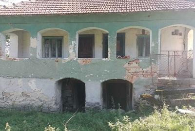 Casă cu 3 camere în Râu Mic