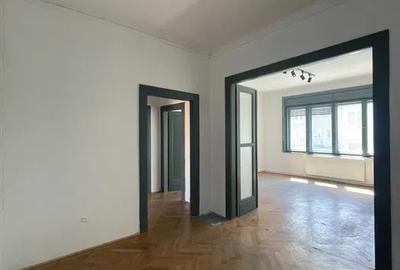 Apartament cu 5 camere semidecomandat, mobilat în Central - 4