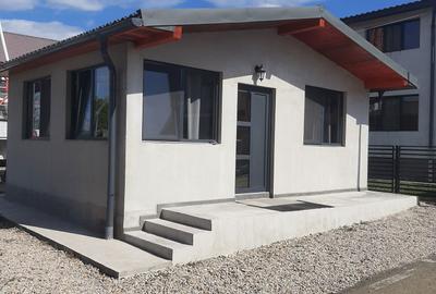 Casă cu 2 camere cu Teren 200 Mp în Central - 1