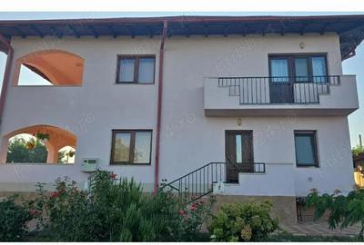 Casă cu 6 camere în Central - 1