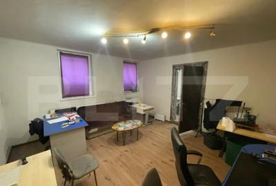 Spațiu comercial, de 50 mp, în Central - 4