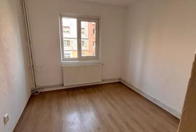 Apartament 2 camere semidecomandat-zona Sacele. - 2