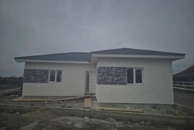 Vand casa p 90 mp teren 400 mp Loc Madaras - 1