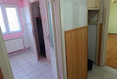 Apartament cu 3 camere semidecomandat în Circumvalațiunii - 15