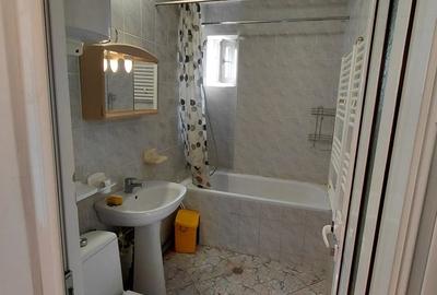 Apartament cu 3 camere semidecomandat în Central - 2