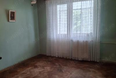 De vanzare apartament semidecomandat - 1