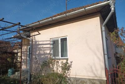 Vand casa in Mihaiesti jud.Hunedoara .Detali la tel. . - 1