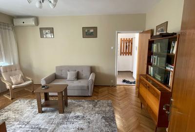 Apartament cu 2 camere semidecomandat, mobilat în Calea Călărașilor
