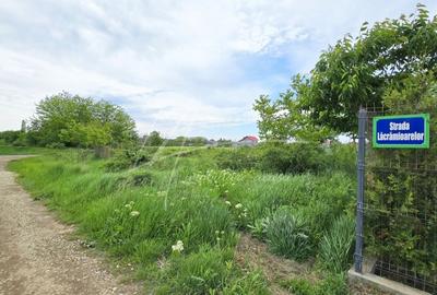 Teren intravilan in zona rezidentiala, la 1 km de A0 si A1 - 2