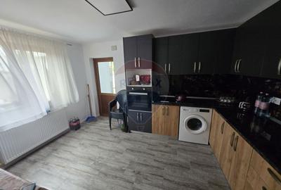 Casă individuală cu 4 camere cu Teren 400 Mp în Lascăr Catargiu - 1