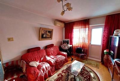 Apartament cu 3 camere decomandat în Piața - 3